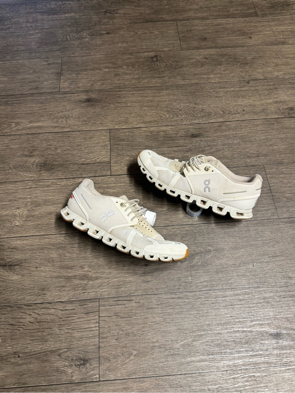 On Cloud Women’s Cloud X Lace Up White Sneakers Size 8.5